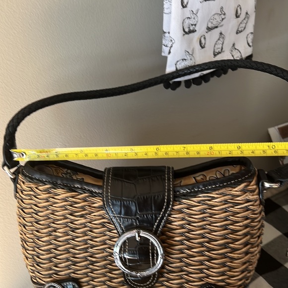 Vintage Brighton Straw Handbag. some tarnish on buckles In good condition - Picture 8 of 9